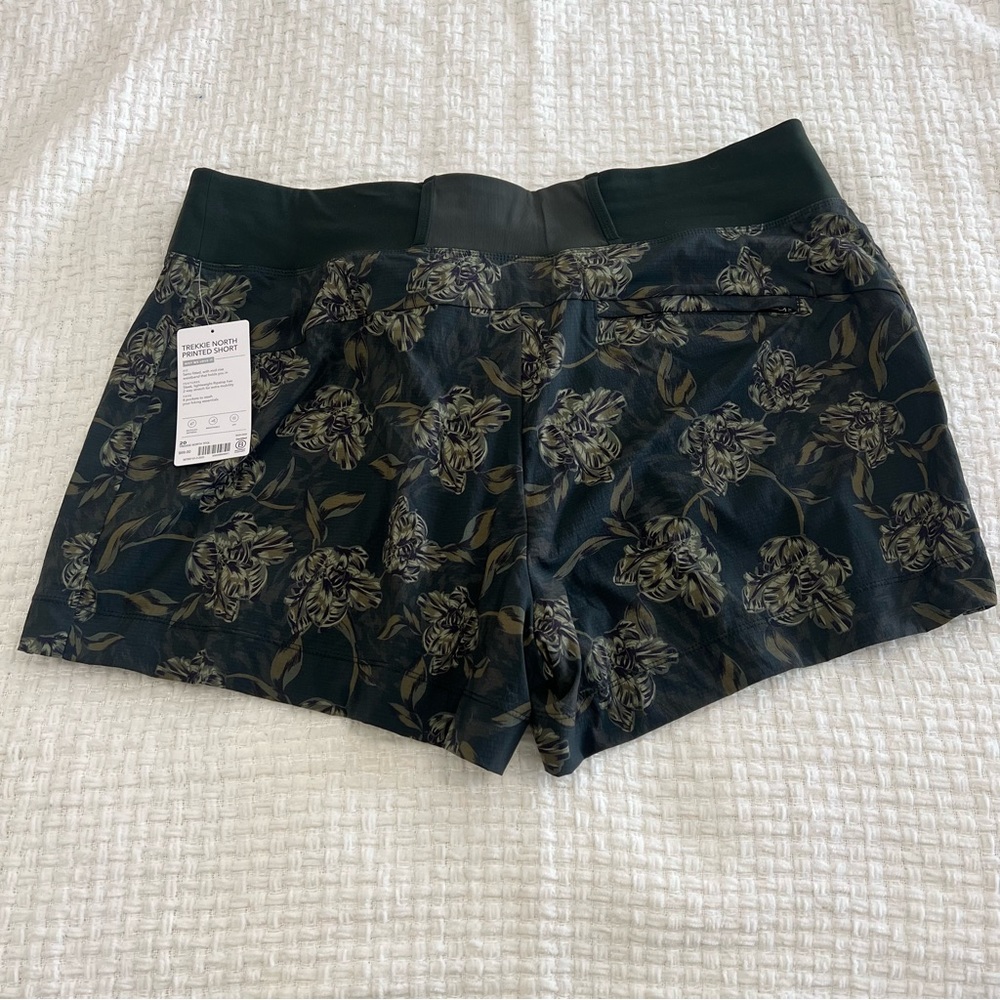 Athleta Trekkie North Printed Shorts Green Floral Size 20 NWT - Picture 2 of 5